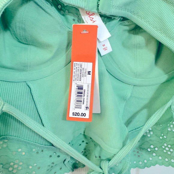 🚨🚨SOLD ON LIVE SHOW🚨🚨 ONE PIECE BRA/LETTE TOP - Picture 7 of 8